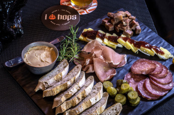 Картинка еда колбасные+изделия снедь