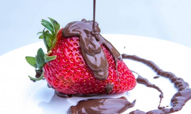 Обои картинки фото еда, клубника,  земляника, снедь