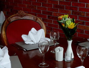 обоя интерьер, декор,  отделка,  сервировка, приборы, бокалы, букет, салфетки