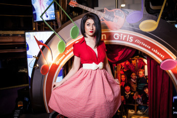 Картинка девушки -+брюнетки +шатенки golden girls ночной клуб модель