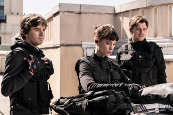 Картинка way+down+ +2021+ кино+фильмы way+down гениальное ограбление freddie highmore astrid berges frisbey sam riley криминал боевик триллер