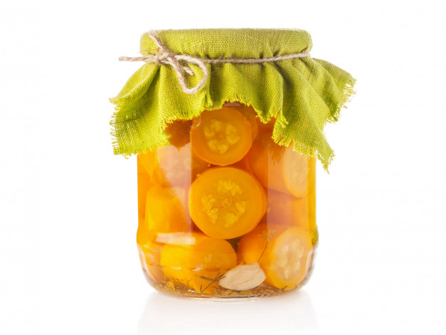 Обои картинки фото еда, консервация, банка, маринованный, кабачок