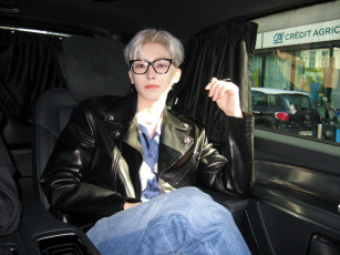 Картинка мужчины hou+ming+hao актер очки куртка джинсы машина