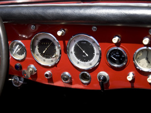 Картинка автомобили спидометры торпедо