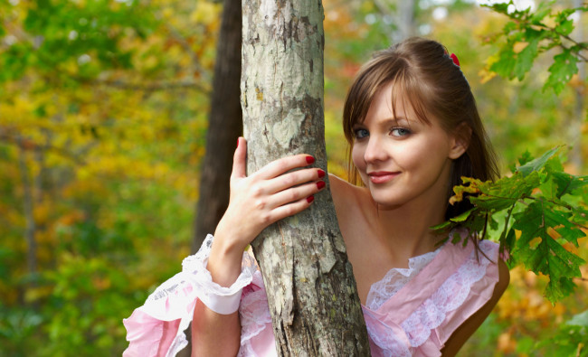 Обои картинки фото -Unsort Брюнетки Шатенки, девушки, unsort, брюнетки, шатенки, дерево