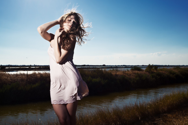 Обои картинки фото -Unsort Брюнетки Шатенки, девушки, unsort, брюнетки, шатенки, река