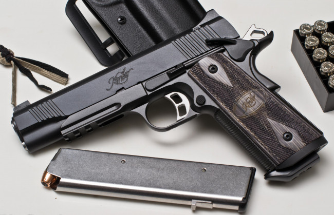 Обои картинки фото оружие, пистолеты, ствол, магазин