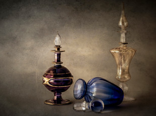 Картинка разное посуда +столовые+приборы +кухонная+утварь парфюмерия натюрморт флакон стекло