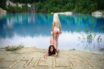 Картинка девушки -unsort+ группа+девушек озеро