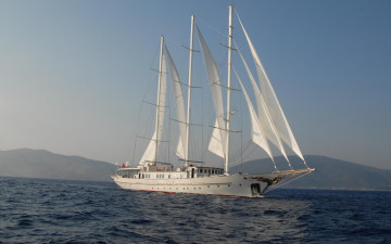 Картинка корабли парусники водоем побережье горы