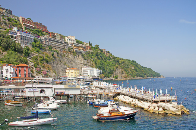 Обои картинки фото италия, корабли, порты ,  причалы, водоем, деревья, здания, катер, лодки