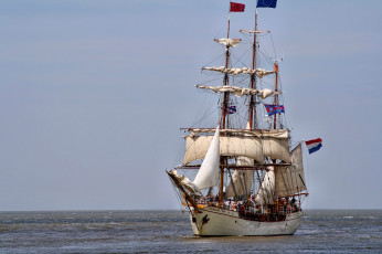 Картинка корабли парусники паруса мачты