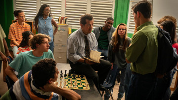 Картинка critical+thinking+ +2021+ кино+фильмы -unknown+ другое королевский гамбит john leguizamo драма