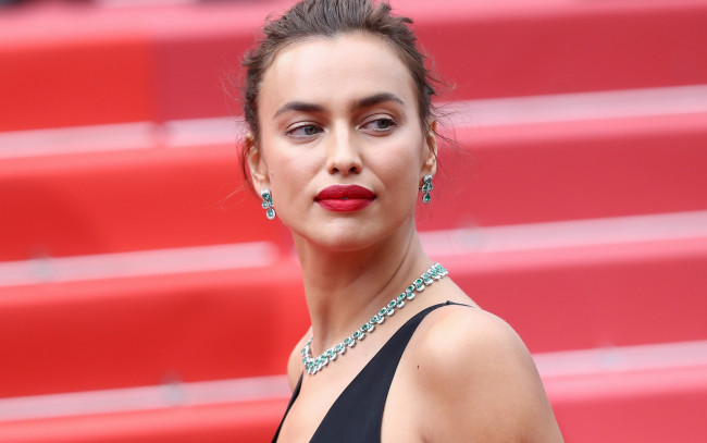 Обои картинки фото девушки, irina shayk, портрет
