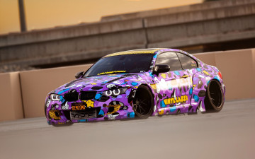 Картинка автомобили bmw бмв площадка фиолетовый аэрография