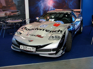 Картинка chevrolet corvette автомобили выставки уличные фото