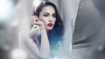 обоя Megan Fox, девушки, актриса, помада