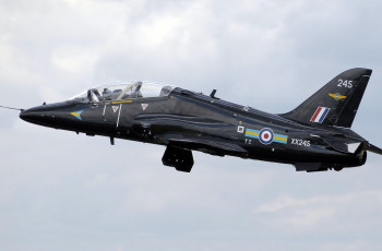 Картинка bae hawk t1 xx245 inflight arp авиация боевые самолёты учебно-тренировочный истребитель