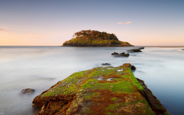 Картинка природа побережье море небо остров гладь камни