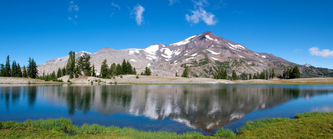 Обои картинки фото природа, реки, озера, горное, озеро, лес, вершины, снег