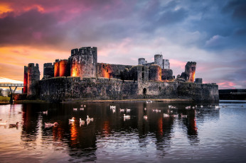Картинка города дворцы замки крепости отражение крепость озеро caerphilly+castle