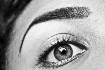 Картинка разное глаза бровь глаз