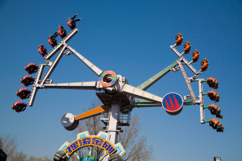 Картинка разное карусели качели аттракционы карусель