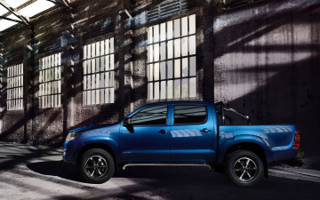 Картинка автомобили toyota hilux invincible