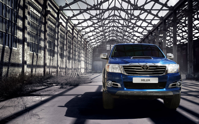Обои картинки фото автомобили, toyota, hilux, invincible