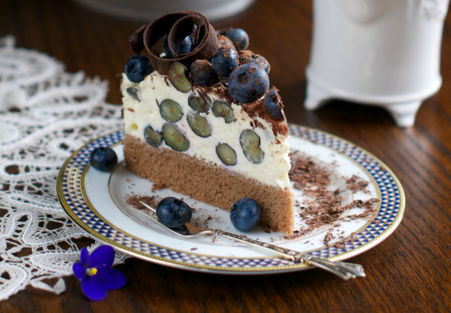 Обои картинки фото еда, торт, только, кусок, голубика