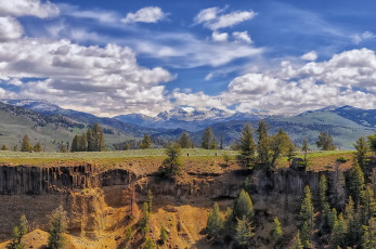 Картинка природа пейзажи горы лес овраг облака