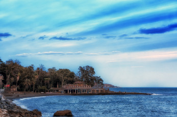 Картинка природа побережье море пляж деревья дом