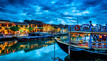 Картинка корабли порты+ +причалы тучи город канал дома лодки закат