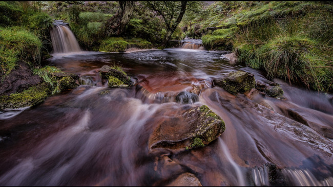 Обои картинки фото природа, водопады, река, потоки, каскад, камни, трава