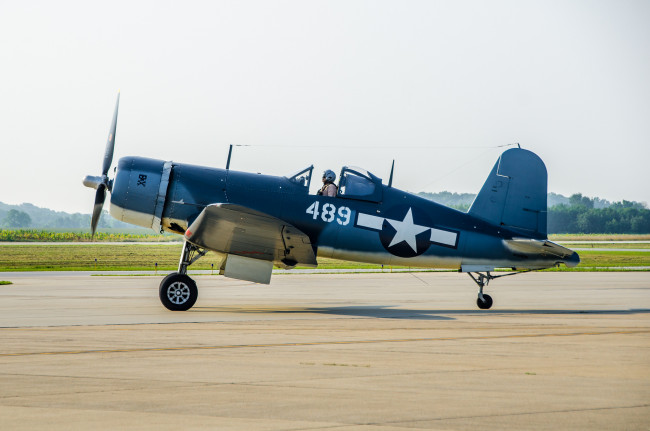 Обои картинки фото f4-u corsair 489, авиация, боевые самолёты, истребитель