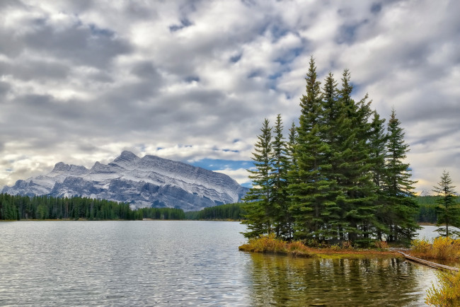 Обои картинки фото природа, реки, озера, река, облака, лес, горы