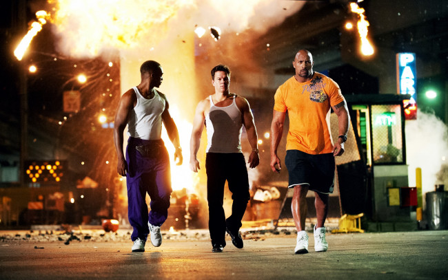 Обои картинки фото кино фильмы, pain & gain, кровью, и, потом, анаболики, pain, gain, марк, уолберг, mark, wahlberg, daniel, lugo