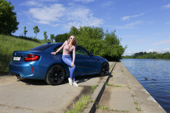 Картинка bmw+girl автомобили -авто+с+девушками girl bmw