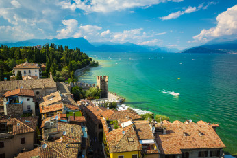 Картинка rocca+scaligera+di+sirmione +italie города -+панорамы простор