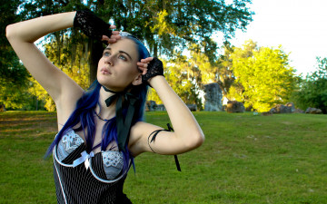 Картинка девушки -unsort+ брюнетки темноволосые пирсинг