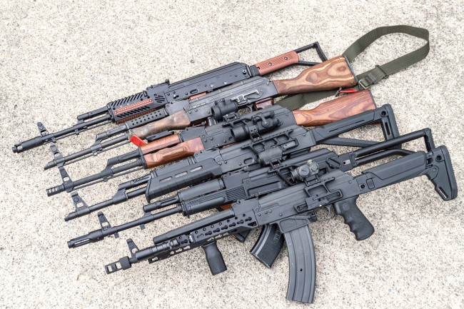 Обои картинки фото оружие, автоматы, калаши