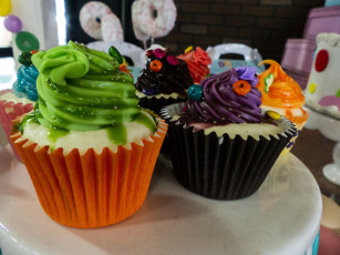 Картинка еда пирожные +кексы +печенье кексы капкейки ассорти