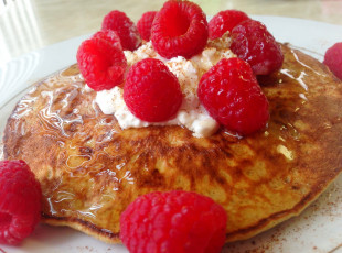 Картинка еда блины +оладьи оладьи малина ягоды