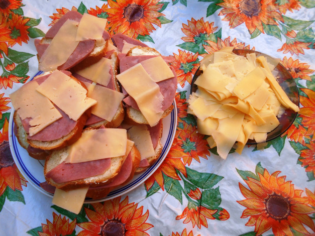 Обои картинки фото еда, бутерброды,  гамбургеры,  канапе, сыр, хлеб, колбаса