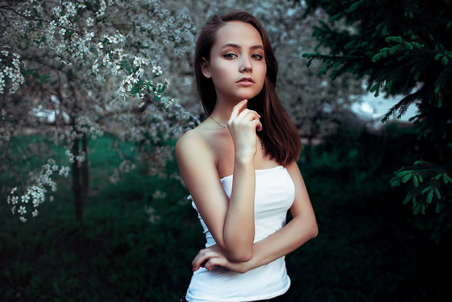 Обои картинки фото девушка, девушки, -unsort , брюнетки, темноволосые, модель, камалова, адель