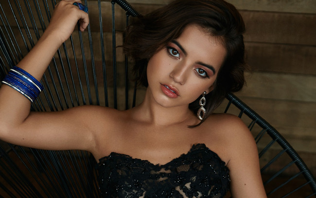 Обои картинки фото isabela moner, девушки, - брюнетки,  шатенки, изабела, монер, знаменитости, мерсед, американская, актриса, певица