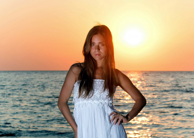 Обои картинки фото девушки, анастасия пантелеева , lily c,  raisa,  natalia e,  lily chey, море, закат, белое, платье