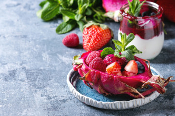 Картинка еда фрукты +ягоды клубника малина мята