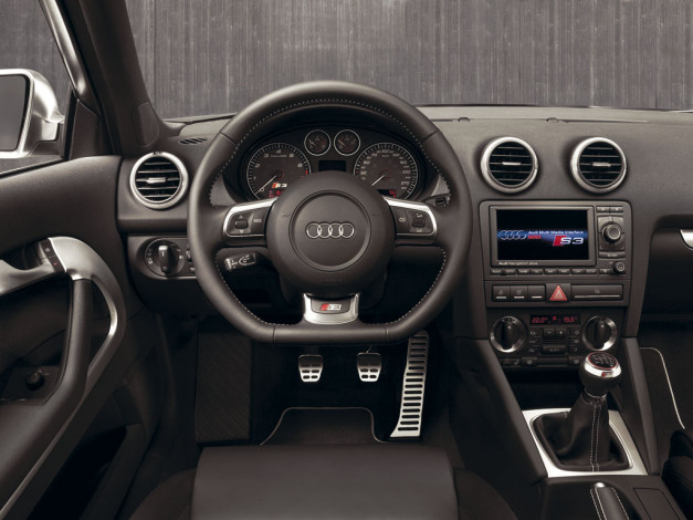 Обои картинки фото s4, автомобили, спидометры, торпедо