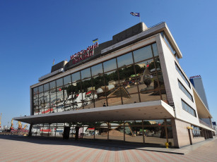 Картинка города здания дома